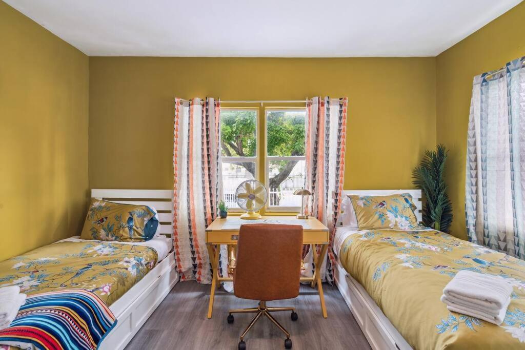 New! Havana Nights Villa ! Walk To Calle Ocho! ميامي المظهر الخارجي الصورة
